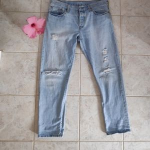Women's Levi's 501 (near new)